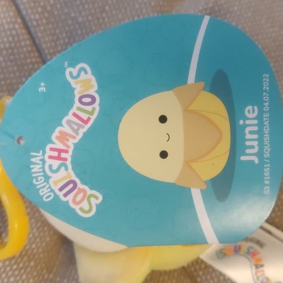 Squishmallows Junie the Banana 3.5" Clip - Picture 3 of 3